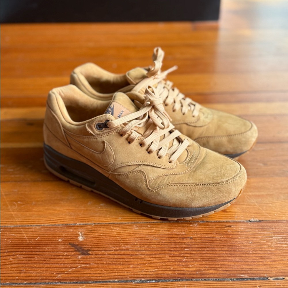 Nike Air Max 1 Men's Sz 10 Tan Suede Sneakers